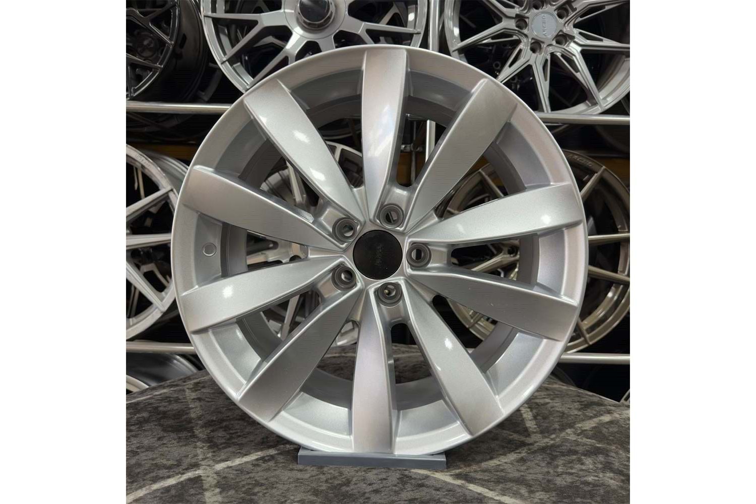 RC567 SİLVER LUGANO 7X16 5X100 ET35 67,1 (4ADET)